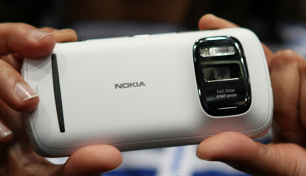 Nokia 808 PureView bán tại VN tháng 6
