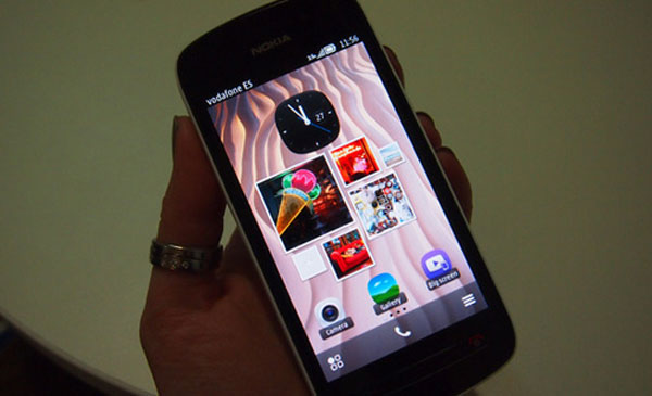 Nokia 808 PureView bán tại VN tháng 6