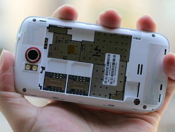 'Dế' Android giá rẻ của thương hiệu Việt