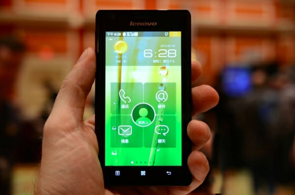 Điện thoại Lenovo K800 dùng chip Intel ra thị trường tuần tới