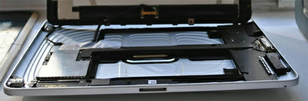 Nguyên mẫu iPad có hai cổng kết nối xuất hiện