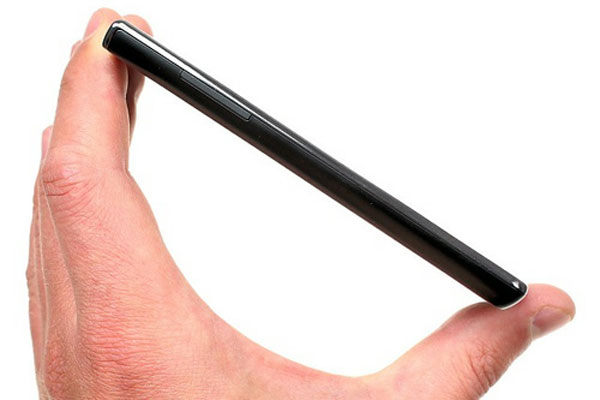 'Đập hộp' Optimus L7 giá 7,8 triệu đồng