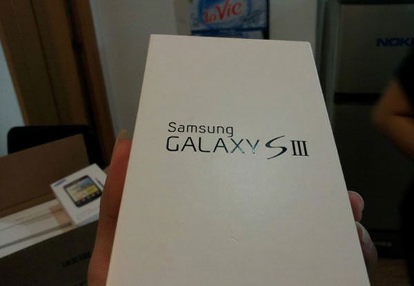 VN sẽ có Galaxy S III màu xanh sớm