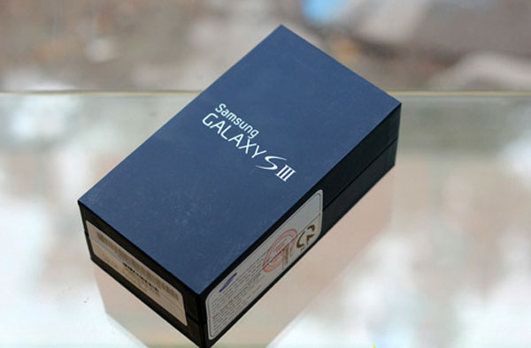 Galaxy S III xanh bắt đầu bán ở Hà Nội