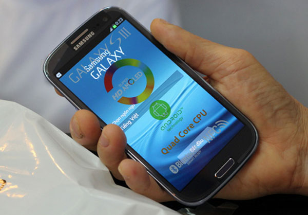 Galaxy S III xanh bắt đầu bán ở Hà Nội