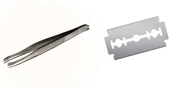 Nhíp và dao cạo là 2 vật dụng cần thiết để dán băng dính bảo vệ bàn phím Cách khắc phục bàn phím bị mờ chữ