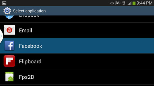 Nhấn vào các shortcut mà bạn muốn thay đổi. Khi bạn nhấn vào mỗi shortcut, sẽ hiện lên một màn hình với danh sách tất cả các ứng dụng. Chọn ứng dụng thay thế cho mỗi shortcut. Chèn shortcut vào màn hình khóa của Galaxy S4