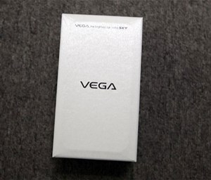 Smartphone Sky Vega Iron về Việt Nam giá 16 triệu đồng