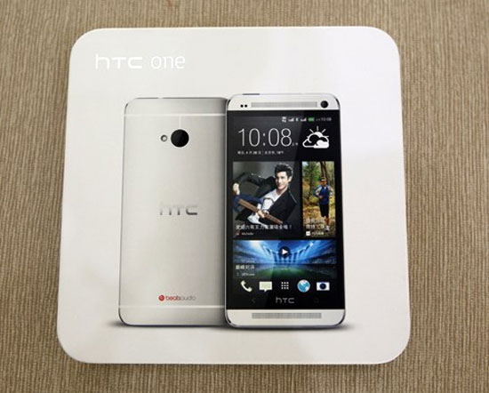 Hộp đựng HTC One phiên bản 2 sim. HTC One phiên bản 2 sim xuất hiện tại Việt Nam