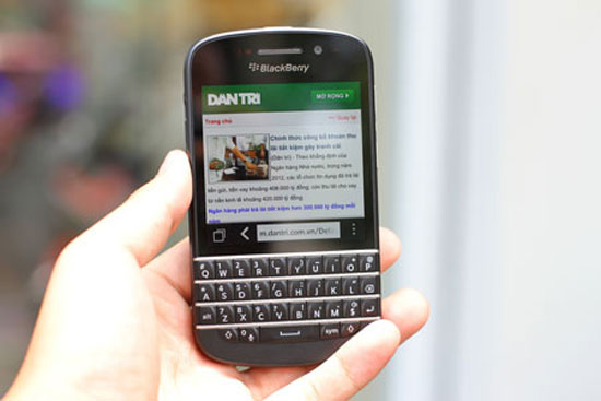 BlackBerry Q10 Mở hộp BlackBerry Q10 bản thương mại tại Việt Nam