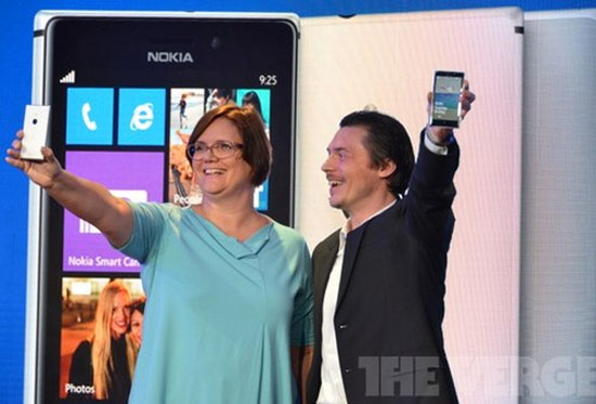 Nokia ra điện thoại Lumia 925 dáng mỏng và nhẹ