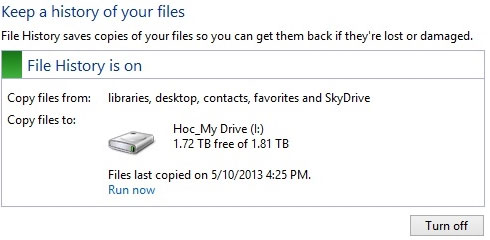Windows sẽ tiến hành sao lưu dữ liệu từ thư mục Libraries, Desktop, Contacts, và Favorites vào ổ đĩa. Kích hoạt và sử dụng tính năng sao lưu thời gian thực trong Windows 8