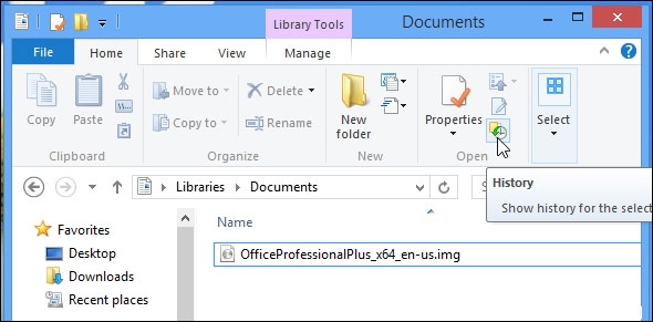 Nhấn chọn biểu tượng "History" trên menu Ribbon của File Explorer. Kích hoạt và sử dụng tính năng sao lưu thời gian thực trong Windows 8