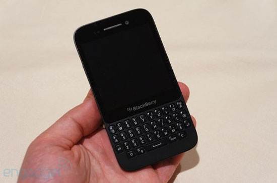 Mặt trước BlackBerry Q5 Điện thoại BlackBerry Q5 giá rẻ, nhiều màu ra mắt