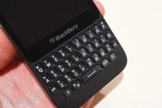 Bàn phím QWERTY Điện thoại BlackBerry Q5 giá rẻ, nhiều màu ra mắt