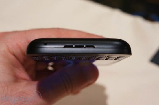 Khe cắm mở rộng Điện thoại BlackBerry Q5 giá rẻ, nhiều màu ra mắt