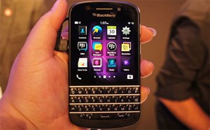 BlackBerry hoãn phát hành smartphone Q10 tại Mỹ