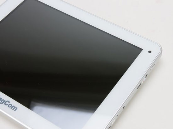 Camera mặt trước máy hỗ trợ độ phân giải 1,3 megapixel. Máy tính bảng 8 inch giá mềm KingCom JoyPad C82