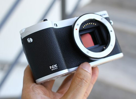 Samsung NX300 đọ dáng Sony NEX-6