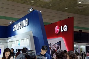 Samsung, LG quay lại với TV LCD sau “giấc mơ” OLED