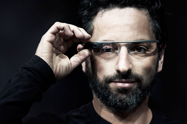 Đồng sáng lập Google, Sergey Brin mang kính Google Glass. Bí ẩn đằng sau phòng thí nghiệm tuyệt mật của Google