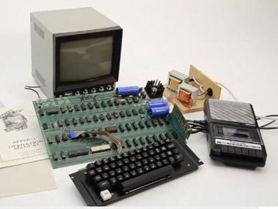 Apple 1 Máy tính do Steve Jobs lắp ráp được bán với giá gần 14 tỷ đồng