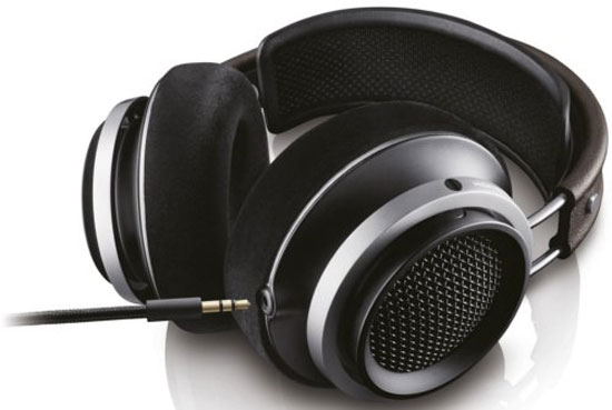 Fidelio X1 có thiết kế mở, dải tần đáp ứng rộng hứa hẹn đáp ứng tốt nhu cầu giải trí gia đình. Tai nghe Philips Fidelio X1 cho người mê phim ảnh