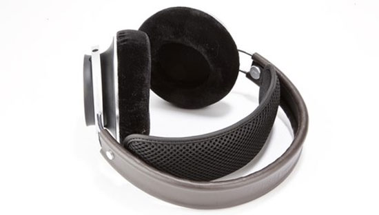 Ngoài vòm chụp đầu chính bằng kim loại, Fidelio X1 còn được trang bị vòm chụp đầu phụ đệm mút bọc nỷ. Tai nghe Philips Fidelio X1 cho người mê phim ảnh