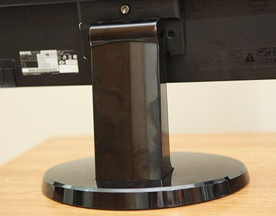 Chân đế chống rung chắc chắn. BenQ bán màn hình chống nhấp nháy đầu tiên tại Việt Nam