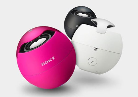 Sony SRS-BTV5 là bộ loa di động kích thước nhỏ gọn, hình dáng tựa như một quả trứng.  Bộ đôi loa di động và headset Sony hỗ trợ NFC