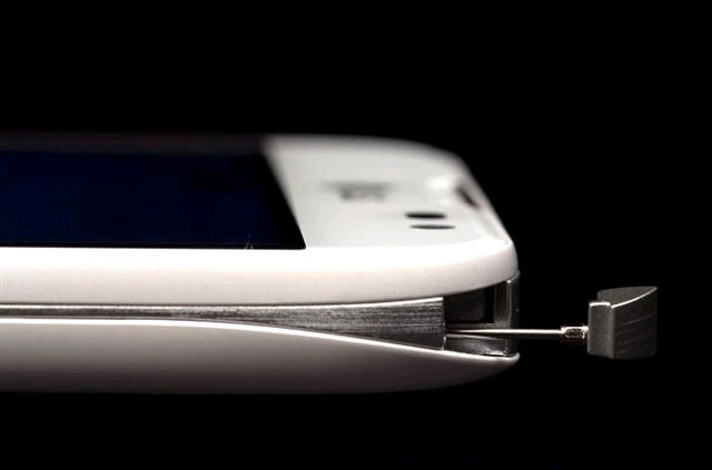 Khe cắm ăng ten TV LG G3 sẽ có thêm bút cảm ứng hay ăng ten TV?