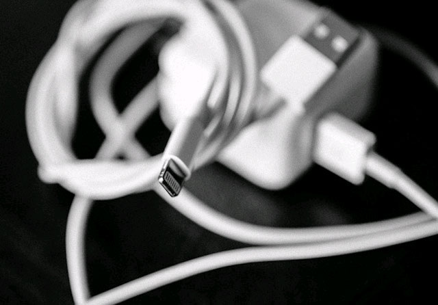 Cáp Lightning của Apple Cáp lậu đừng hòng qua mặt iPhone