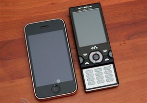 Siêu phẩm Walkman vs. iPhone 3G