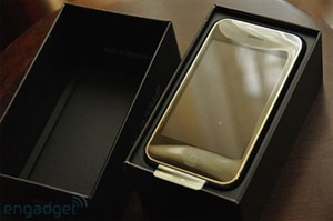 'Đập hộp' điện thoại iPhone 3G S