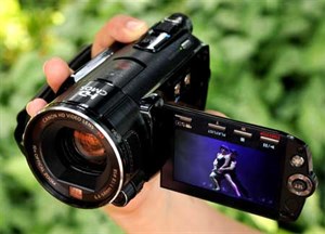 HF-S10 - máy quay HD nhỏ mà mạnh