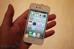 Bao giờ iPhone 4 có mặt ở Việt Nam?