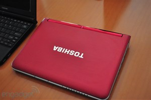 Netbook giá rẻ pin 8,5 tiếng của Toshiba