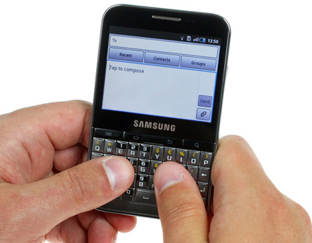 'Đập hộp' Galaxy Pro bàn phím QWERTY