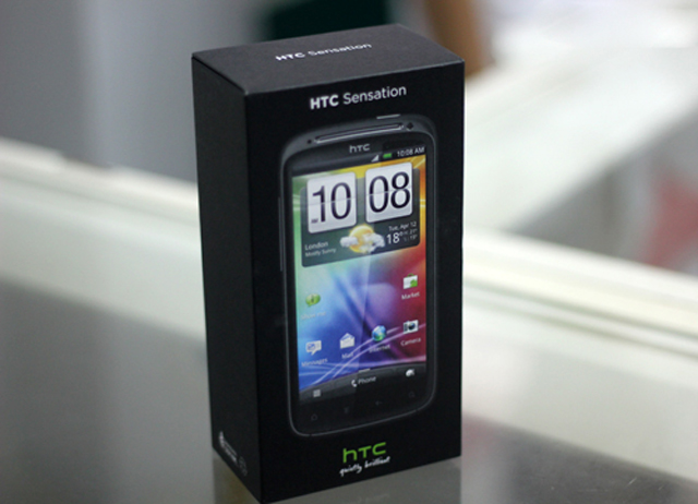 HTC Sensation đầu tiên về VN giá 14,5 triệu