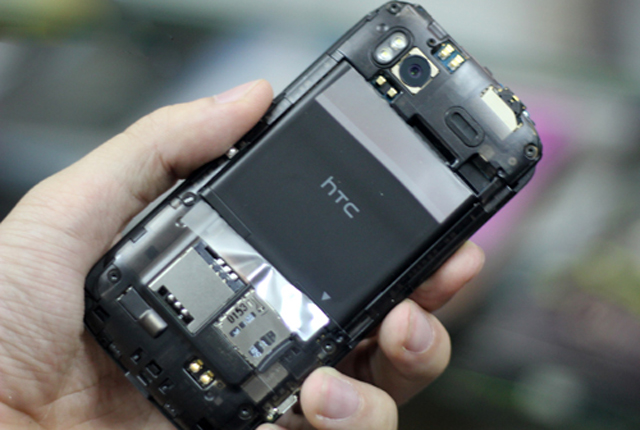 HTC Sensation đầu tiên về VN giá 14,5 triệu