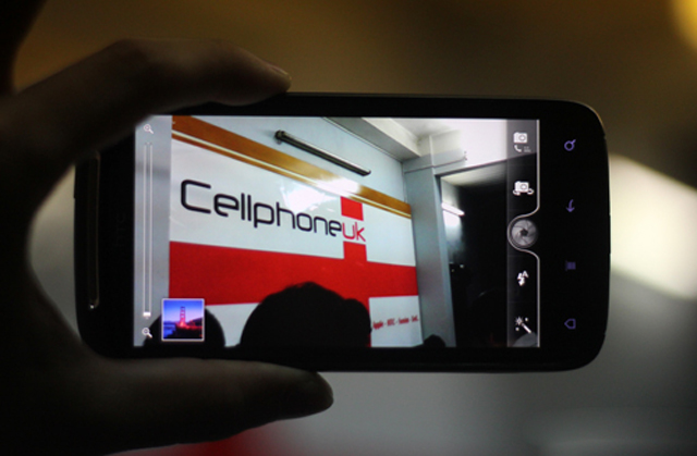 HTC Sensation đầu tiên về VN giá 14,5 triệu