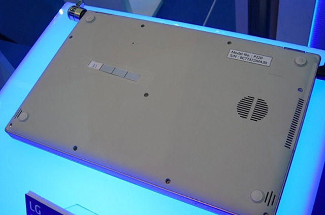 Laptop giống MacBook Pro của LG tại Computex 2011