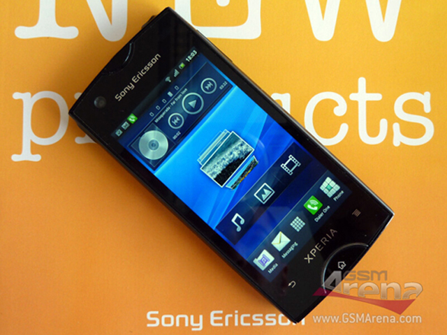 Sony Ericsson ST18i chạy Android