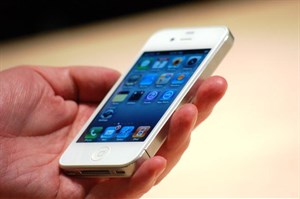 iPhone 4 trắng xách tay xuống giá không phanh