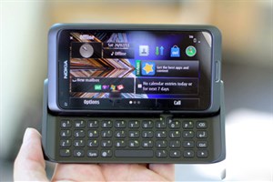 Nokia E7 chính hãng giảm tiếp 3 triệu