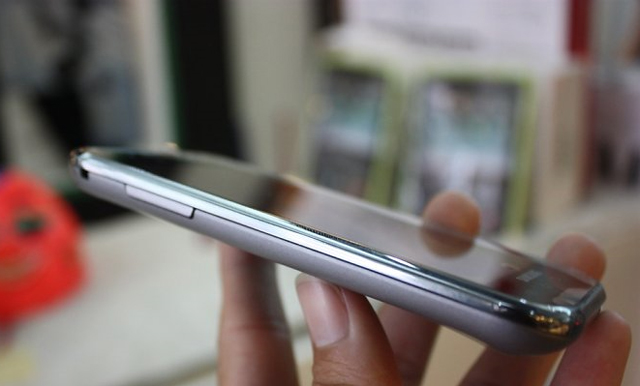 iPhone 4 đơn thương độc mã trên đất Mỹ