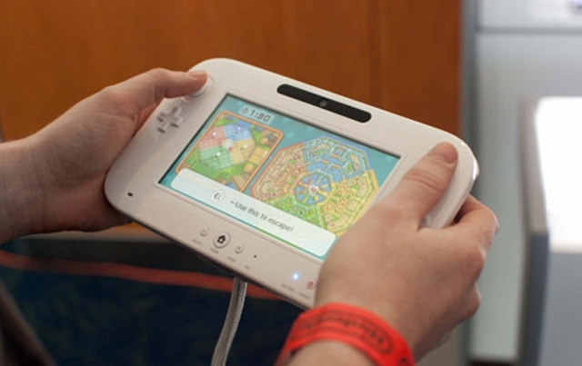 Cận cảnh Nintendo Wii U với tay cầm 'lạ mắt'