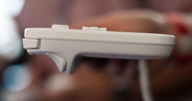 Cận cảnh Nintendo Wii U với tay cầm 'lạ mắt'