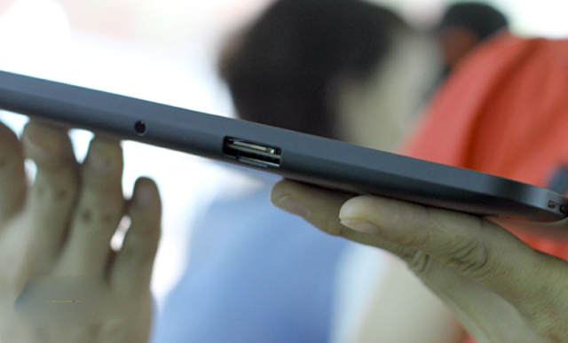 Motorola Xoom bản GSM giá 18 triệu