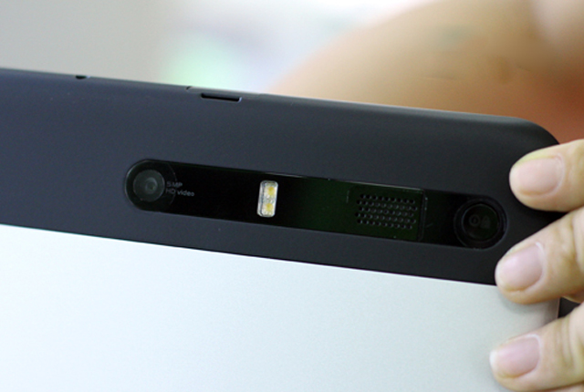 Motorola Xoom bản GSM giá 18 triệu